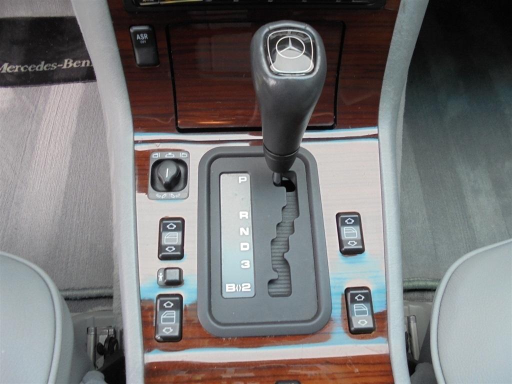 Mercedes-Benz S Class S420V 4D Sedan 1995