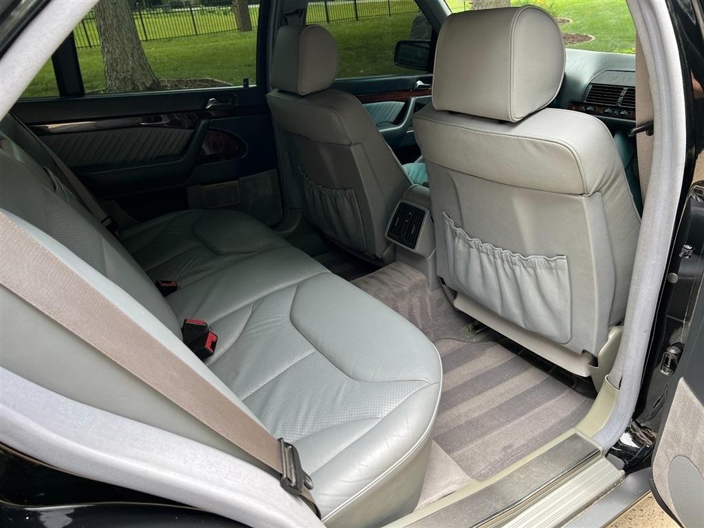 Mercedes-Benz S Class S420V 4D Sedan 1995