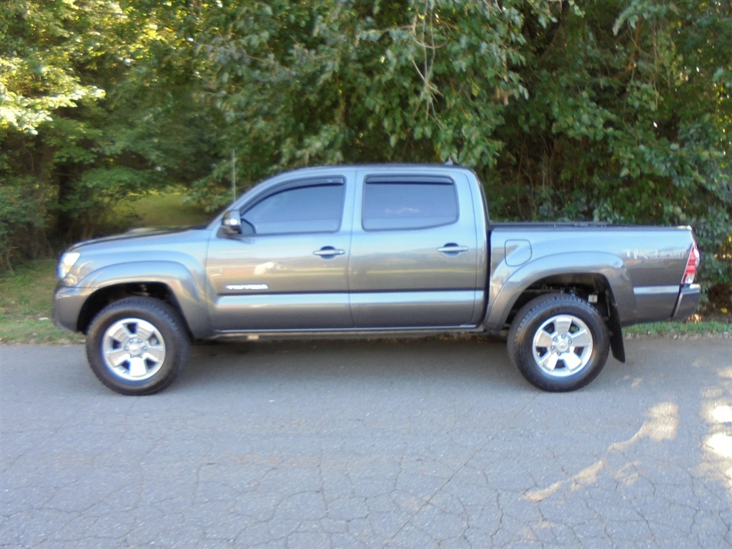 2014 Toyota Tacoma Double Cab V6 PreRunner photo 2