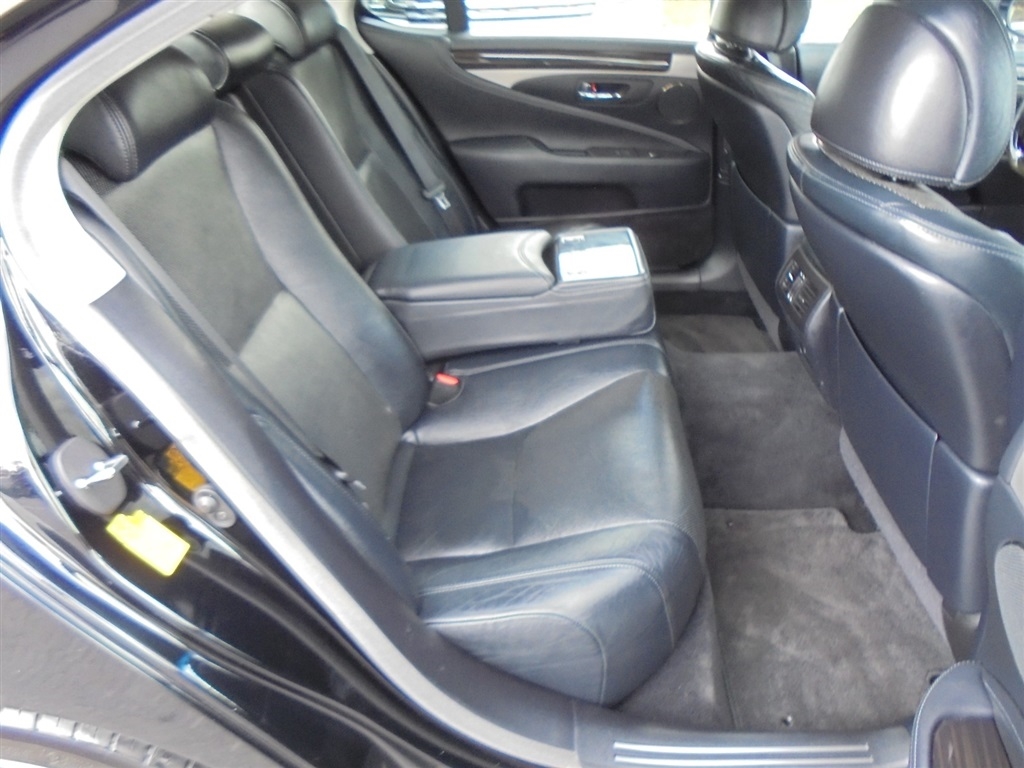 Lexus LS 460 4dr Sdn AWD 2013 Lexus LS 460 4dr Sdn AWD 2013