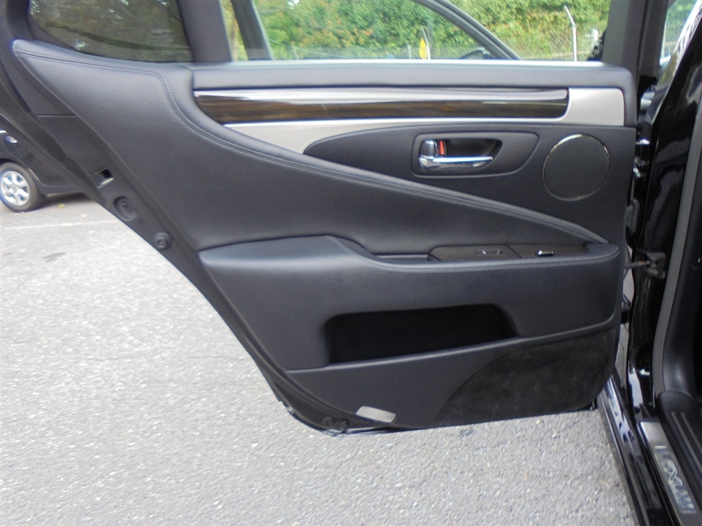 Lexus LS 460 4dr Sdn AWD 2013 Lexus LS 460 4dr Sdn AWD 2013