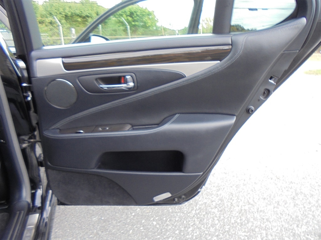 Lexus LS 460 4dr Sdn AWD 2013 Lexus LS 460 4dr Sdn AWD 2013