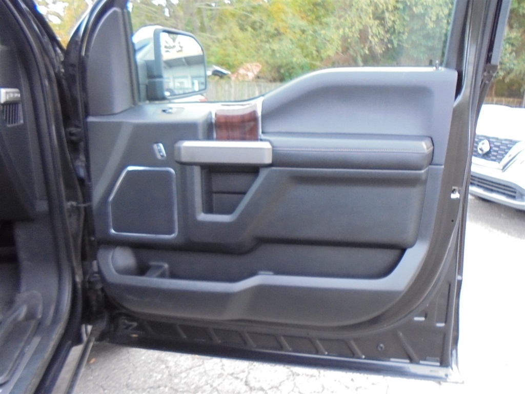 Ford F-150 4WD SuperCrew 145" Platinum 2015 Ford F-150 4WD SuperCrew 145" Platinum 2015