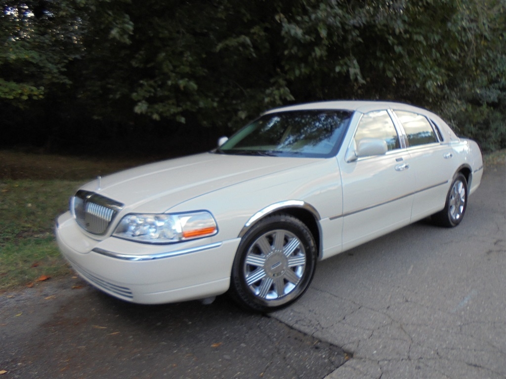 Lincoln Town Car 4dr Sdn Signature Limited 2005 Lincoln Town Car 4dr Sdn Signature Limited 2005