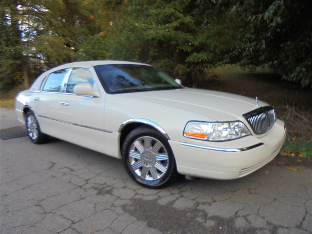 Lincoln Town Car 4dr Sdn Signature Limited 2005 Lincoln Town Car 4dr Sdn Signature Limited 2005