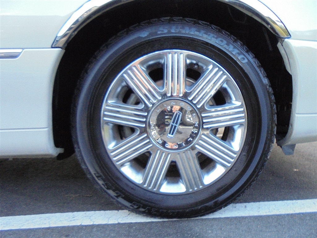 Lincoln Town Car 4dr Sdn Signature Limited 2005 Lincoln Town Car 4dr Sdn Signature Limited 2005