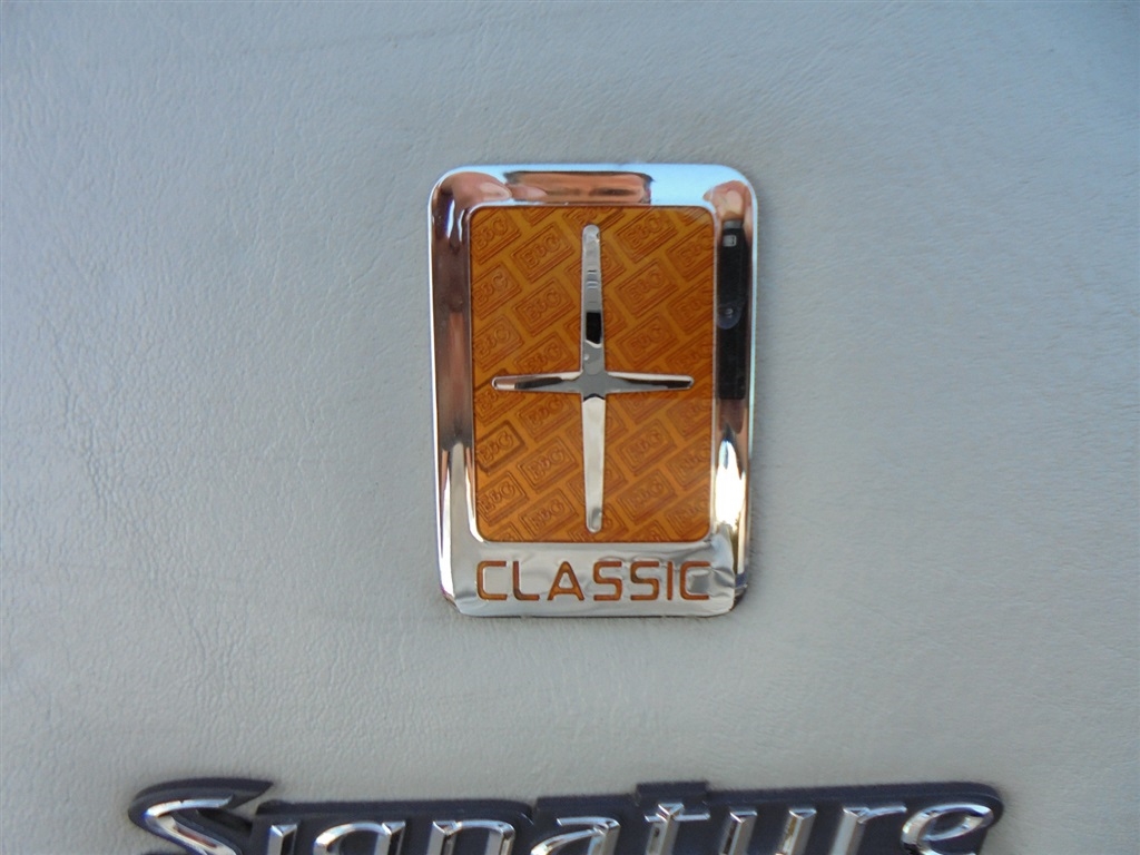 Lincoln Town Car 4dr Sdn Signature Limited 2005 Lincoln Town Car 4dr Sdn Signature Limited 2005