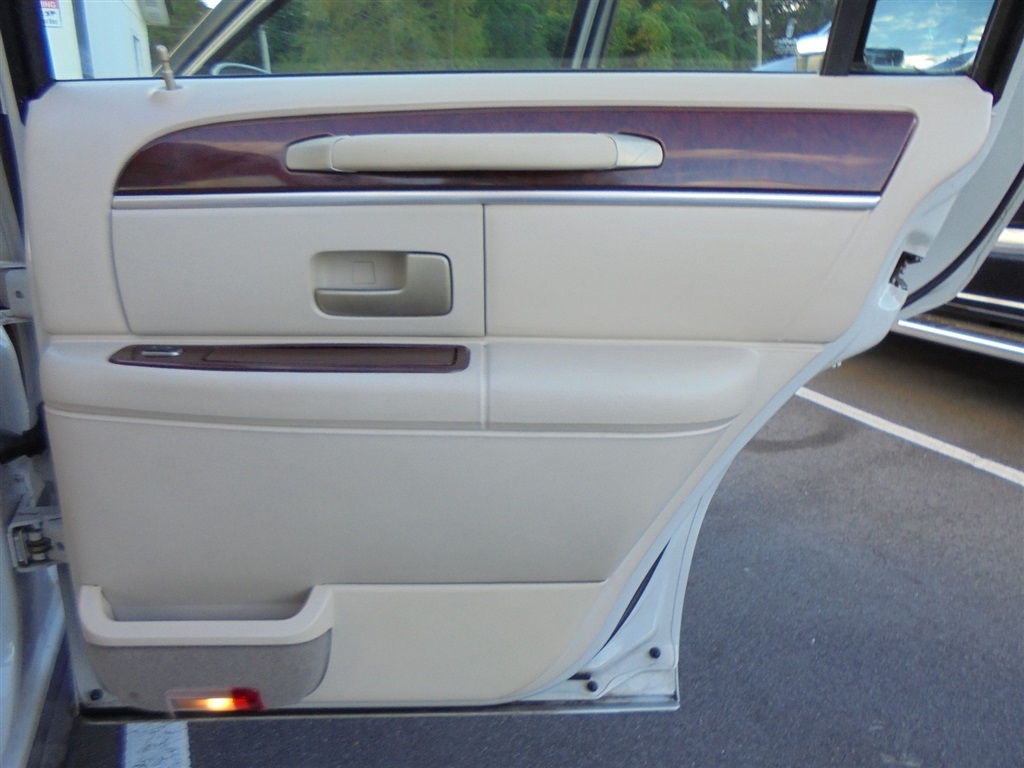 Lincoln Town Car 4dr Sdn Signature Limited 2005 Lincoln Town Car 4dr Sdn Signature Limited 2005