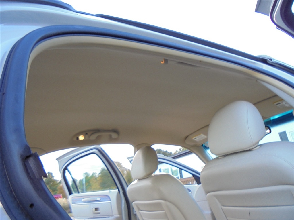 Lincoln Town Car 4dr Sdn Signature Limited 2005 Lincoln Town Car 4dr Sdn Signature Limited 2005