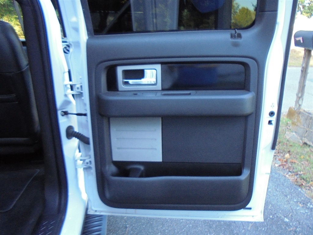 Ford F-150 2WD SuperCrew 145" FX2 2011 Ford F-150 2WD SuperCrew 145" FX2 2011