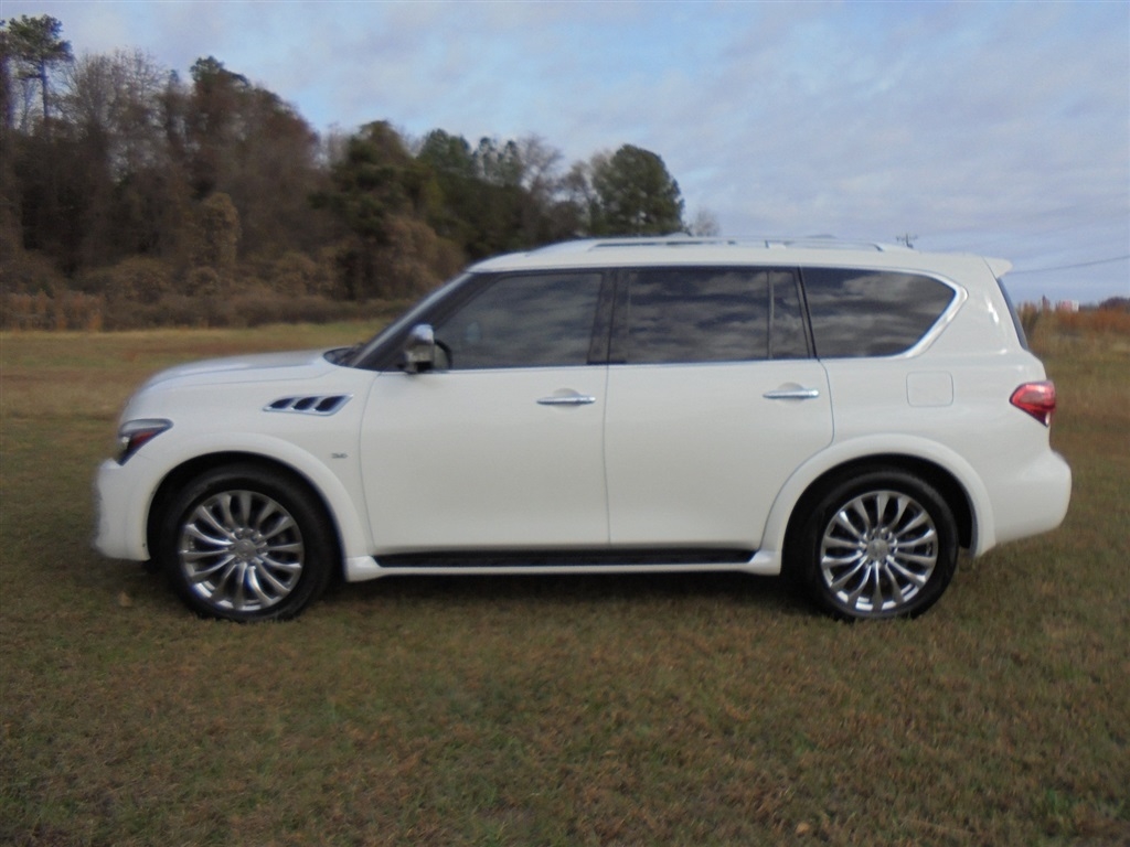 2015 Infiniti QX80 photo 2