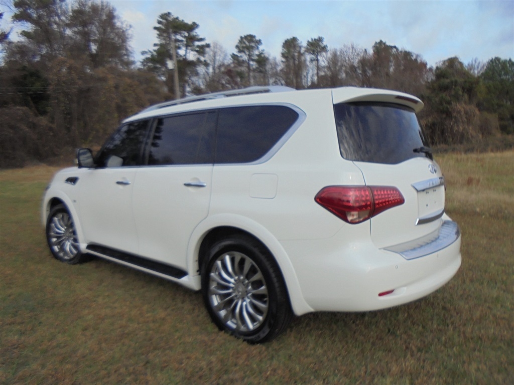 2015 Infiniti QX80 photo 3