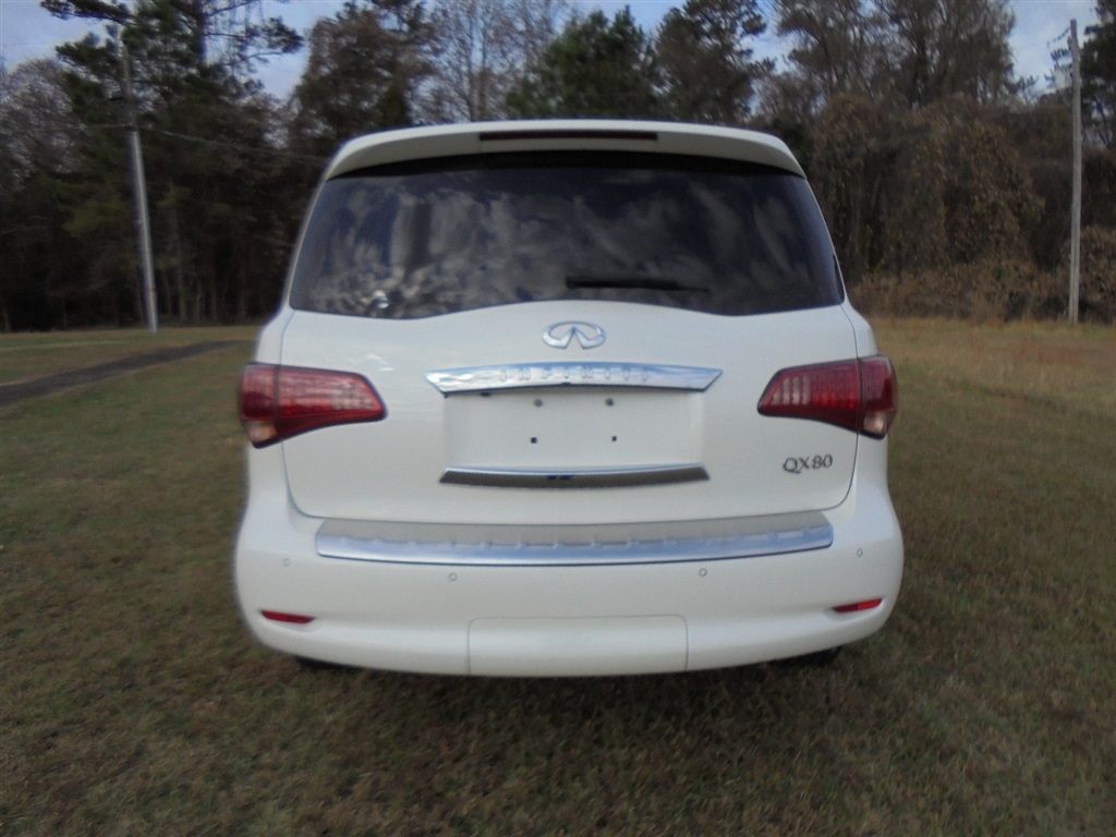 2015 Infiniti QX80 photo 4