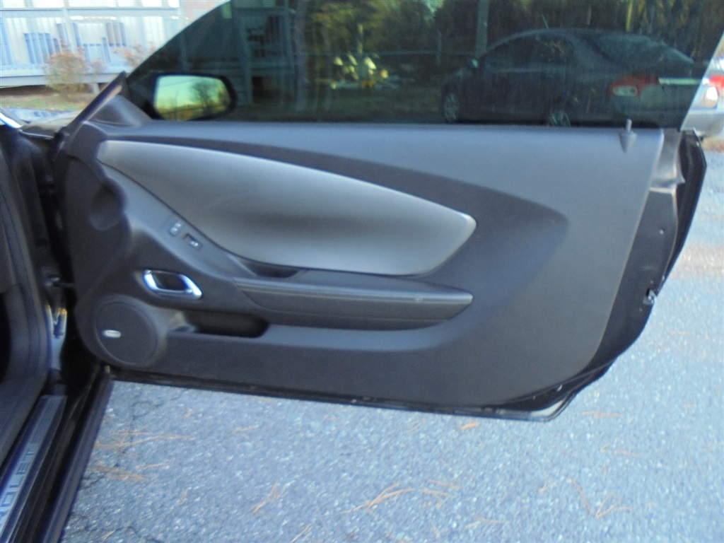 Chevrolet Camaro 2dr Cpe 2SS 2012