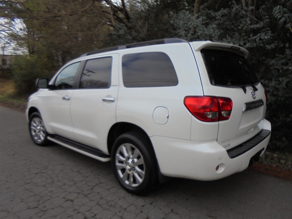 Toyota Sequoia RWD 5.7L Platinum (Natl) 2012