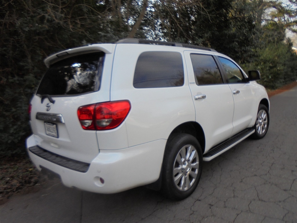 Toyota Sequoia RWD 5.7L Platinum (Natl) 2012