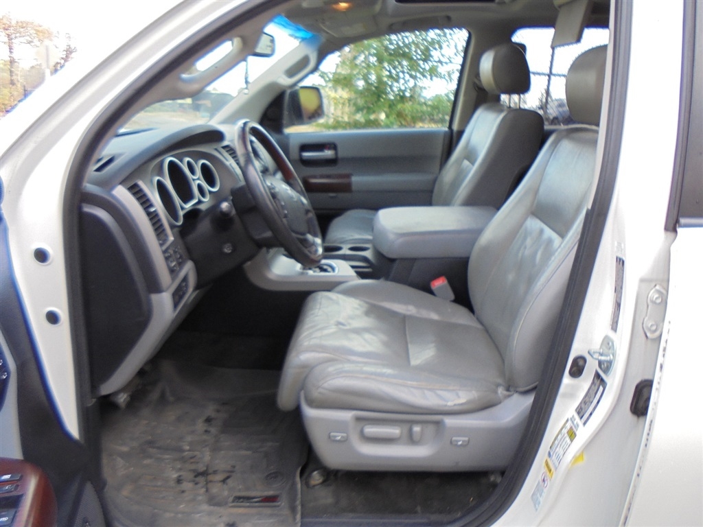 Toyota Sequoia RWD 5.7L Platinum (Natl) 2012