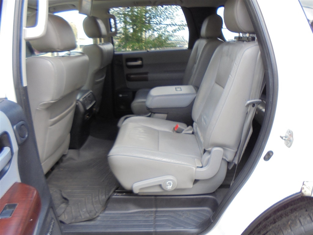 Toyota Sequoia RWD 5.7L Platinum (Natl) 2012