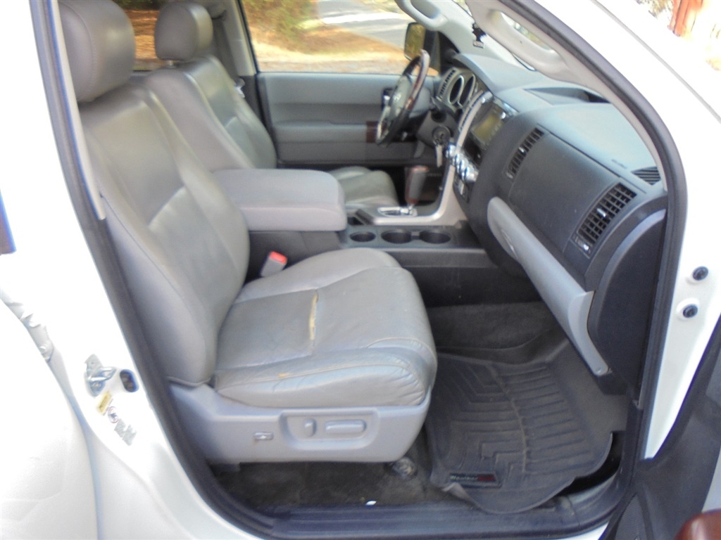 Toyota Sequoia RWD 5.7L Platinum (Natl) 2012