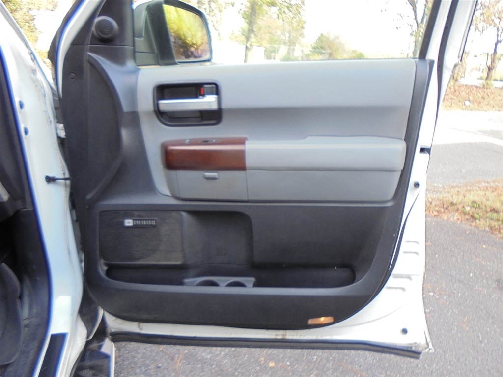 Toyota Sequoia RWD 5.7L Platinum (Natl) 2012