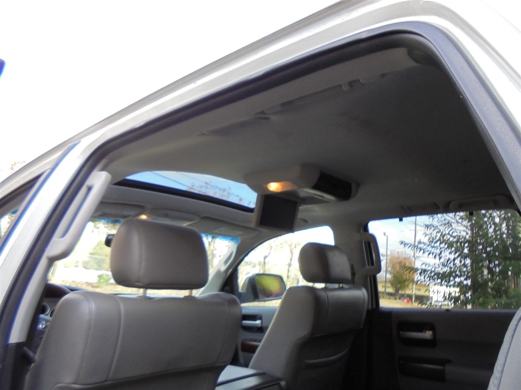 Toyota Sequoia RWD 5.7L Platinum (Natl) 2012