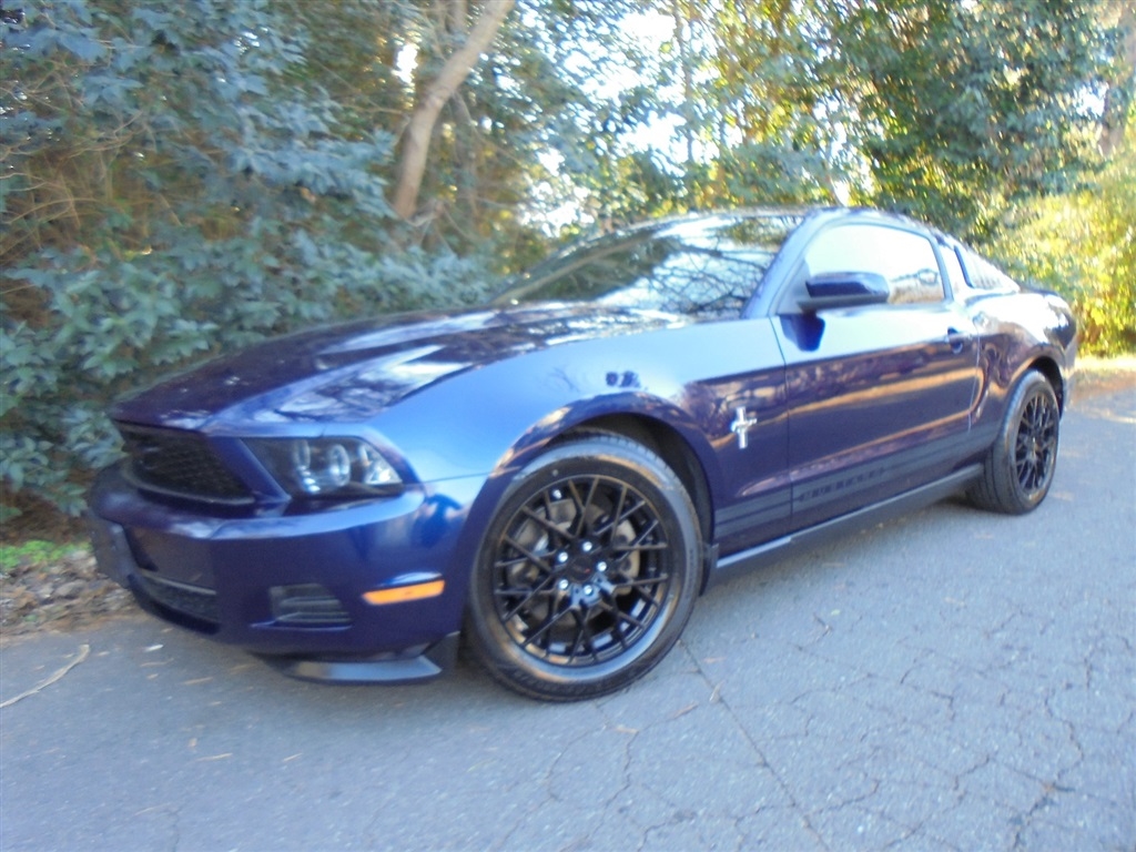 2011 Ford Mustang 2dr Cpe Premium