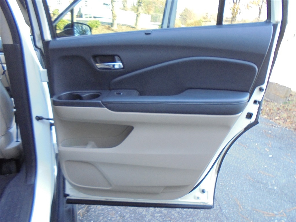 Honda Pilot AWD 4dr EX-L w/RES 2016