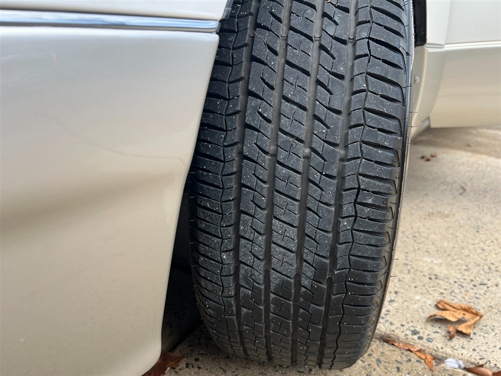 Lexus LS 400 4dr Sdn 1996