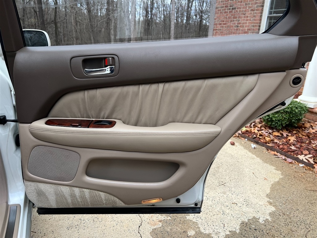 Lexus LS 400 4dr Sdn 1996