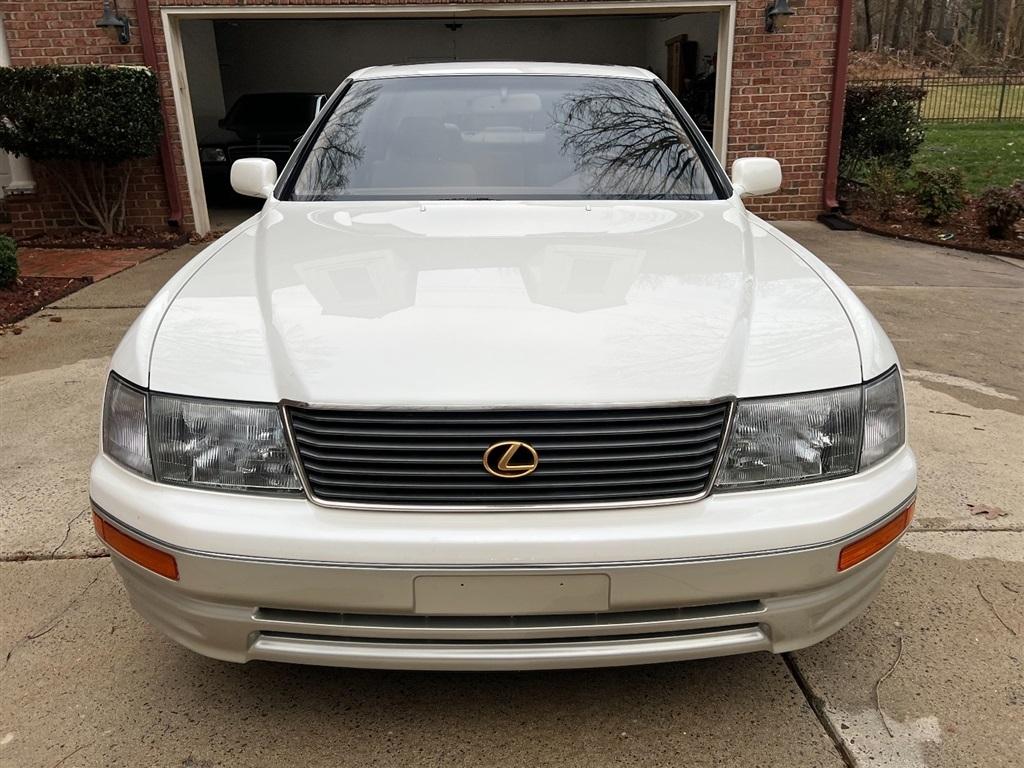 Lexus LS 400 4dr Sdn 1996