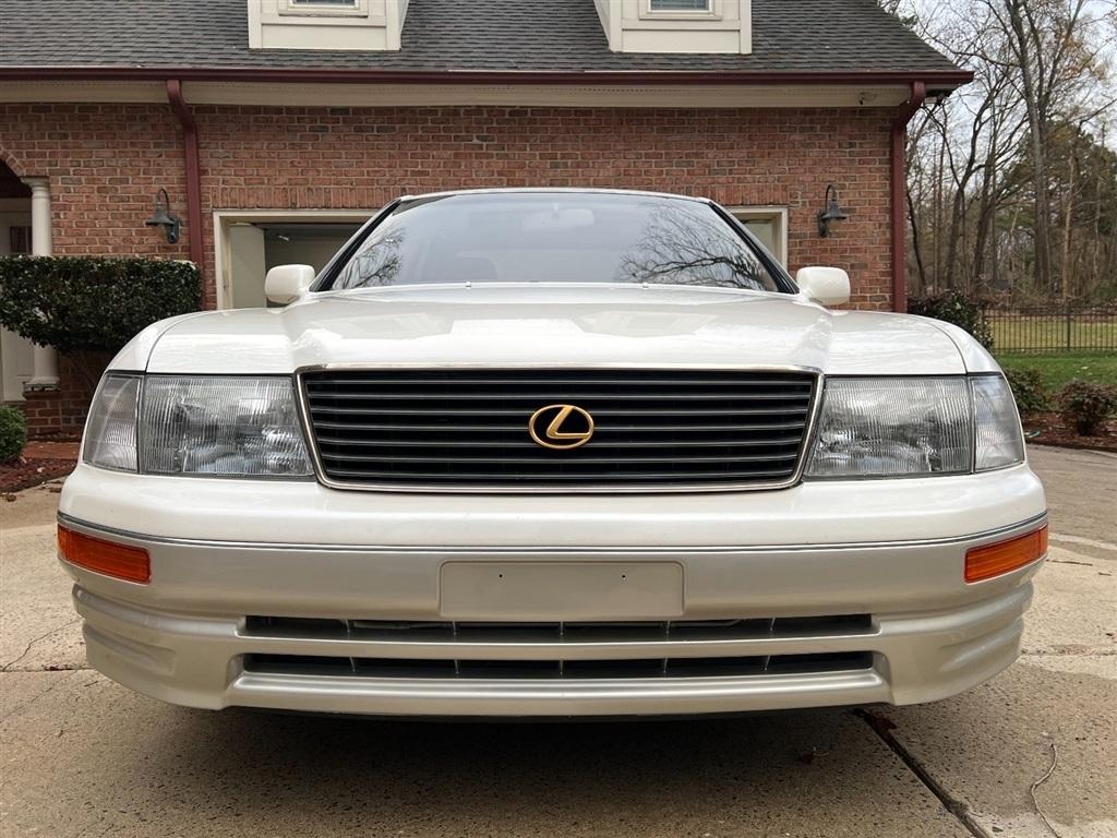 Lexus LS 400 4dr Sdn 1996