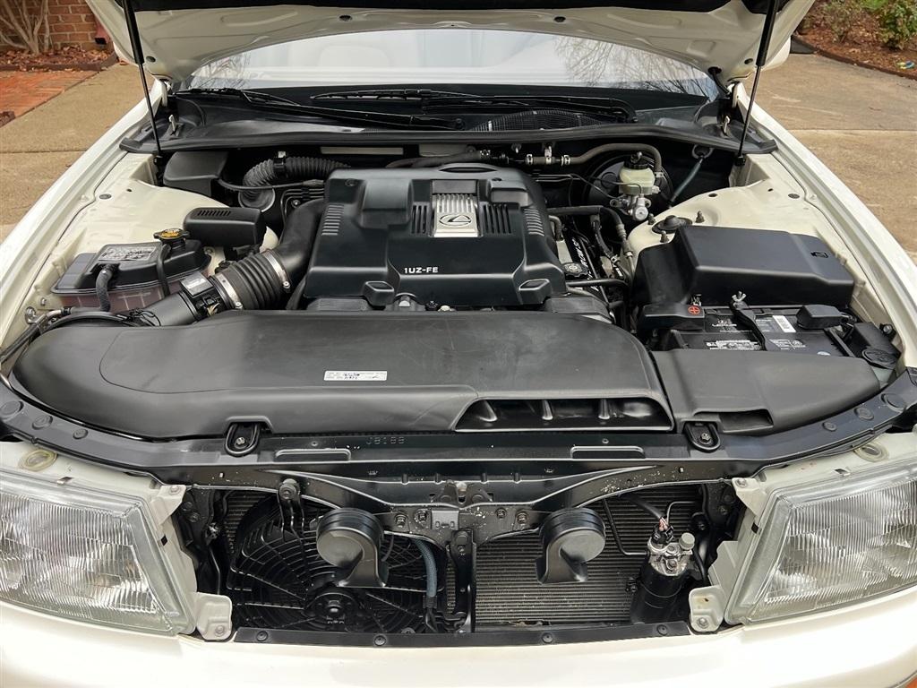 Lexus LS 400 4dr Sdn 1996