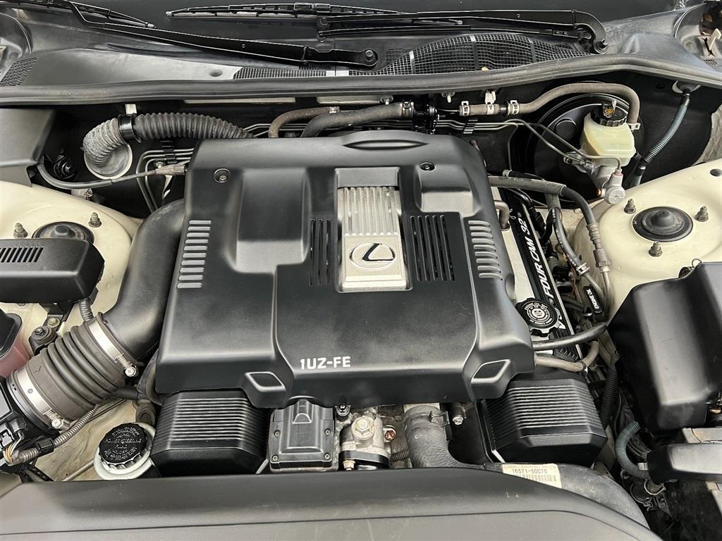 Lexus LS 400 4dr Sdn 1996