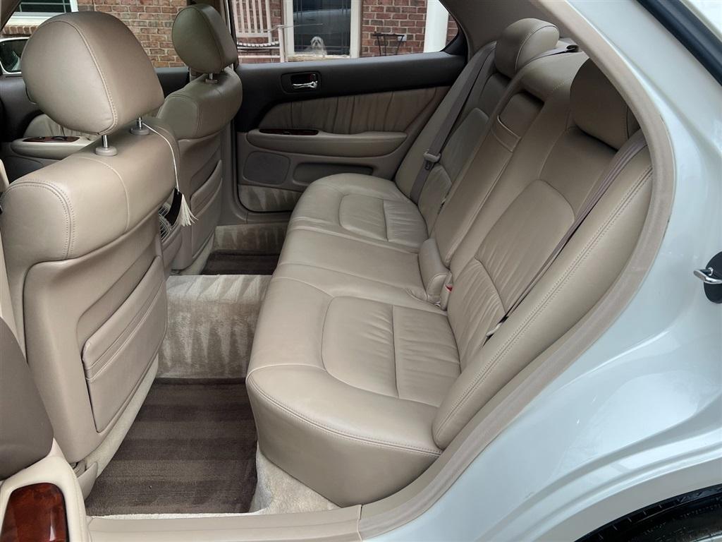 Lexus LS 400 4dr Sdn 1996