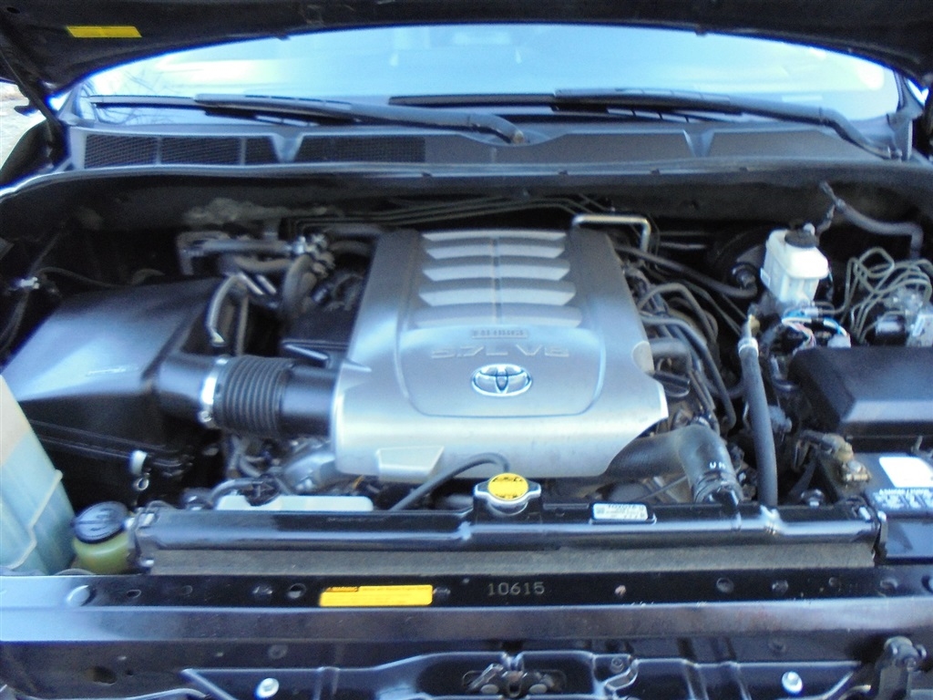 Toyota Sequoia 4WD 5.7L FFV Platinum (Natl) 2012