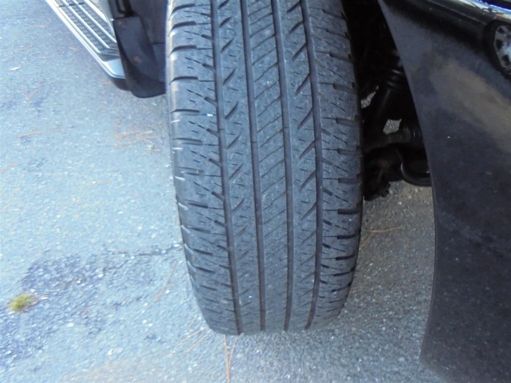 Toyota Sequoia 4WD 5.7L FFV Platinum (Natl) 2012