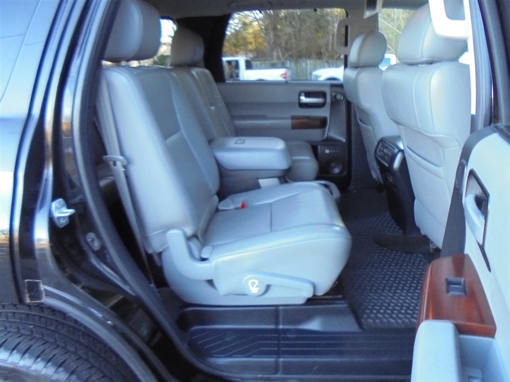 Toyota Sequoia 4WD 5.7L FFV Platinum (Natl) 2012