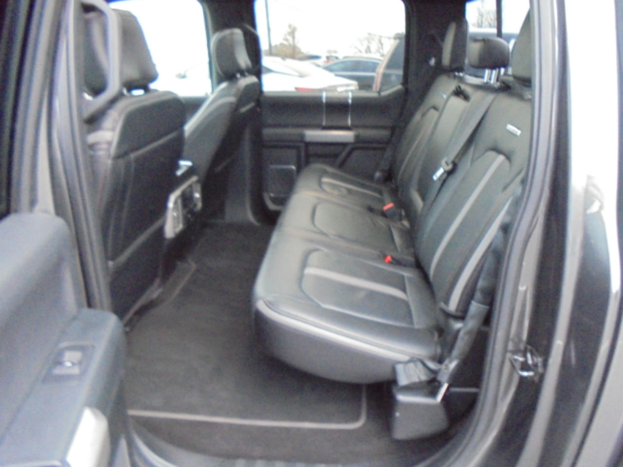 Ford F-150 4WD SuperCrew 145" Platinum 2018