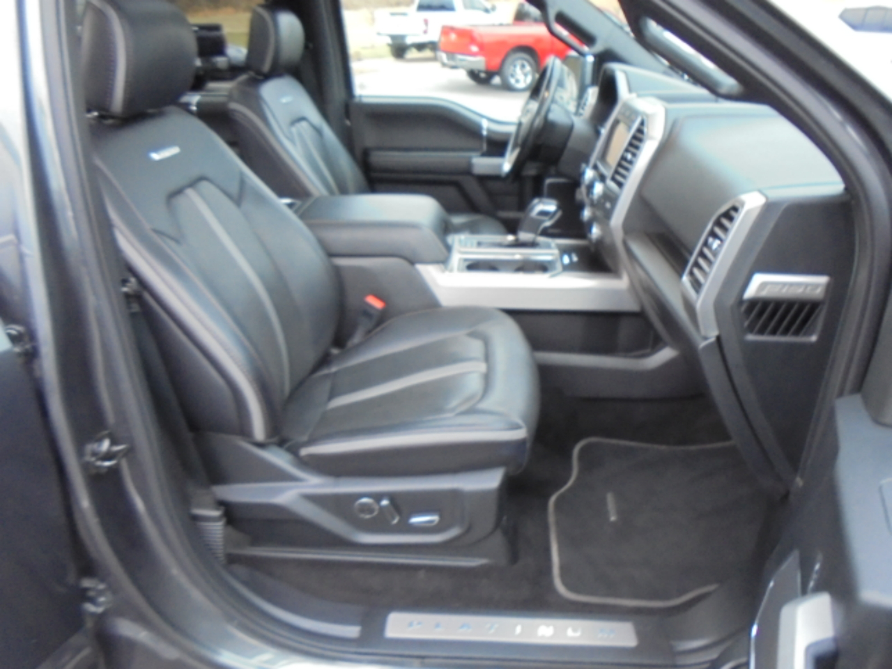 Ford F-150 4WD SuperCrew 145" Platinum 2018