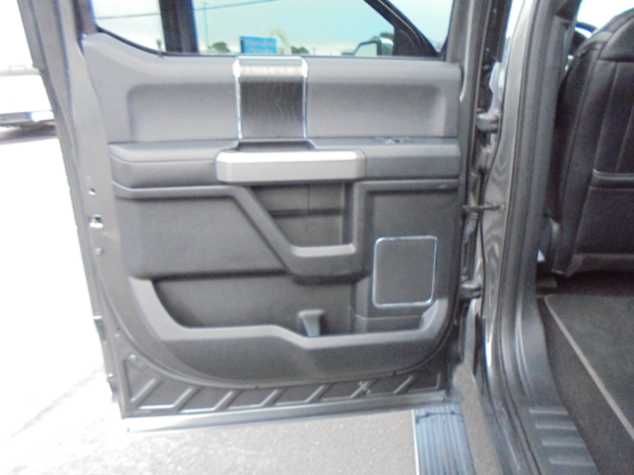 Ford F-150 4WD SuperCrew 145" Platinum 2018