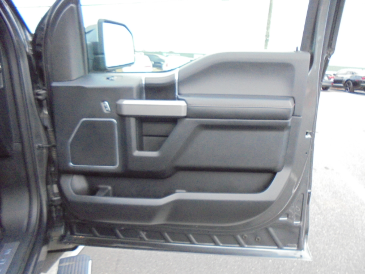 Ford F-150 4WD SuperCrew 145" Platinum 2018