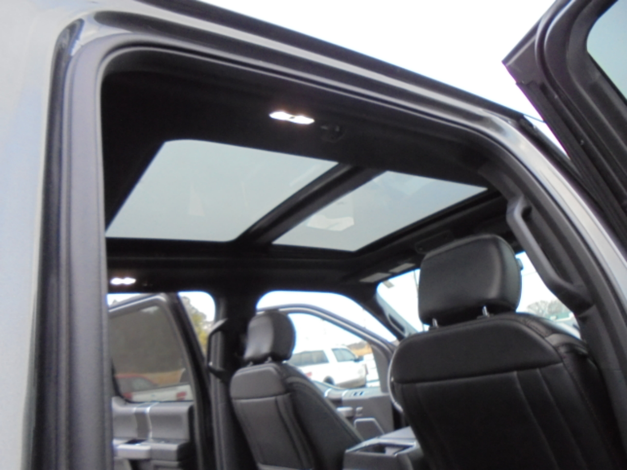 Ford F-150 4WD SuperCrew 145" Platinum 2018