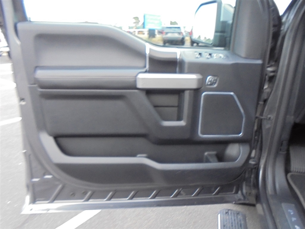 Ford F-150 4WD SuperCrew 145" Platinum 2018