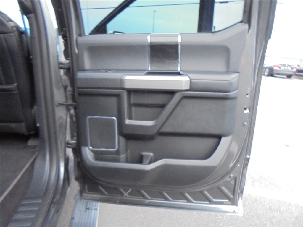 Ford F-150 4WD SuperCrew 145" Platinum 2018