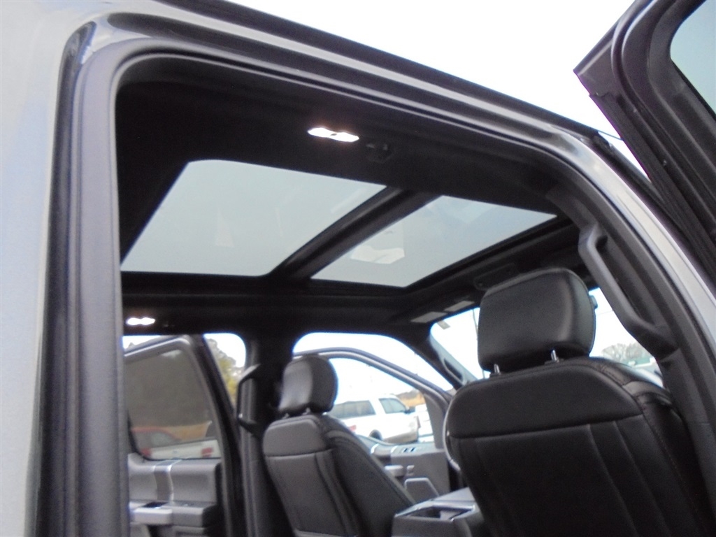 Ford F-150 4WD SuperCrew 145" Platinum 2018