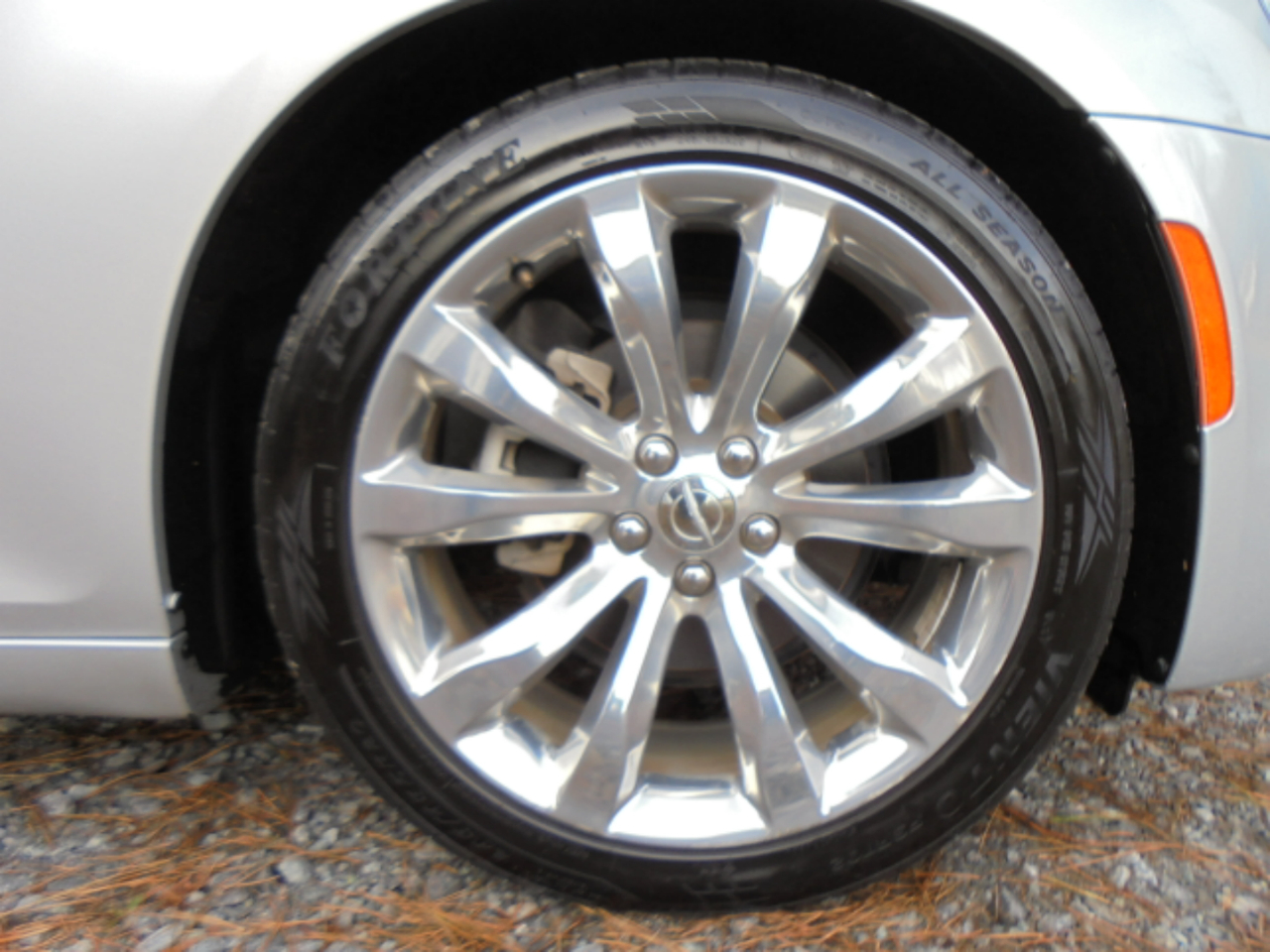 Chrysler 300 Touring L RWD 2021