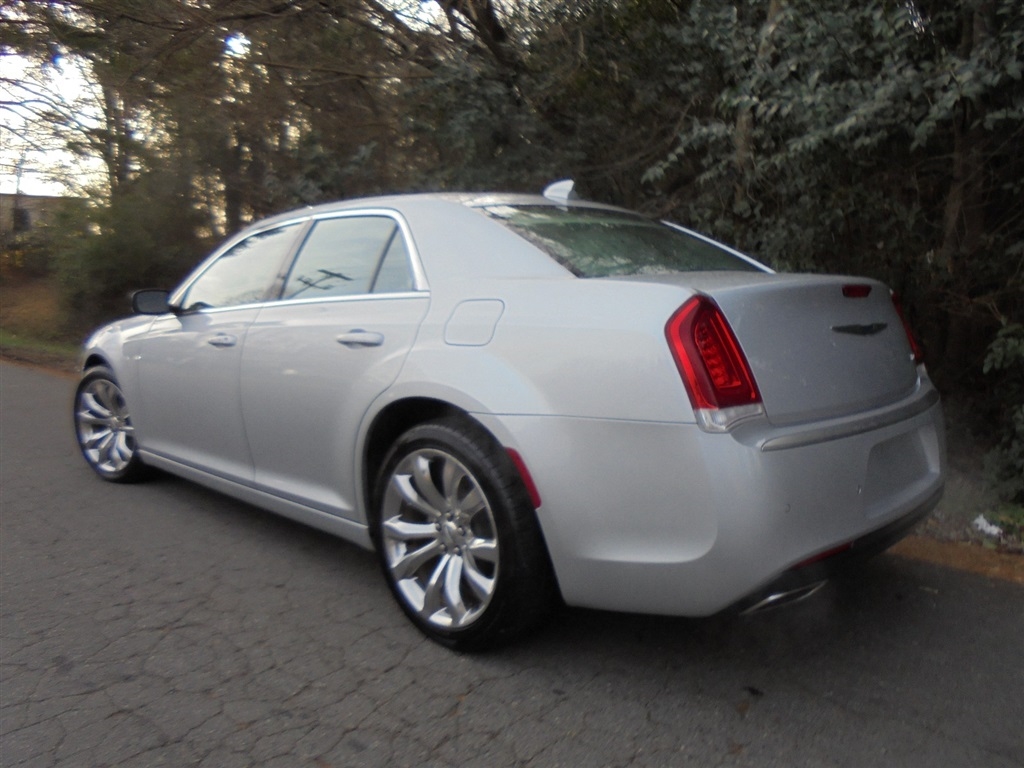 Chrysler 300 Touring L RWD 2021