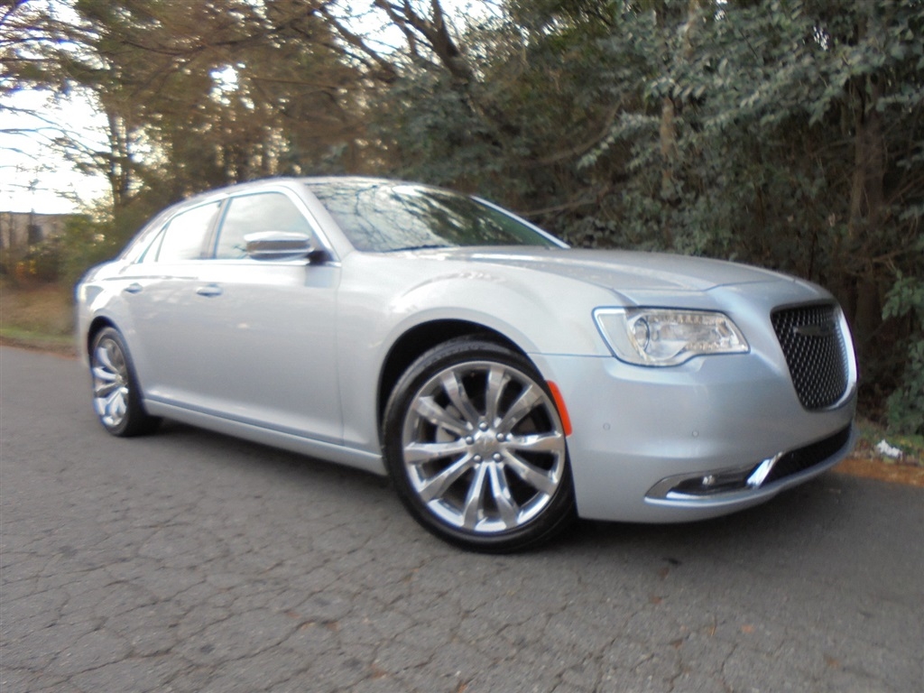 Chrysler 300 Touring L RWD 2021