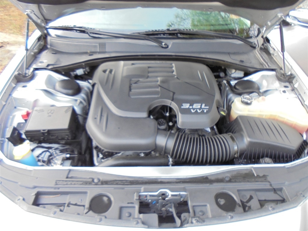 Chrysler 300 Touring L RWD 2021