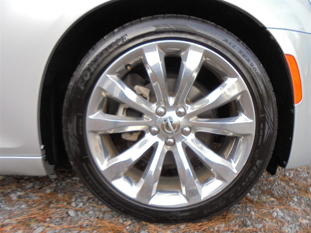 Chrysler 300 Touring L RWD 2021